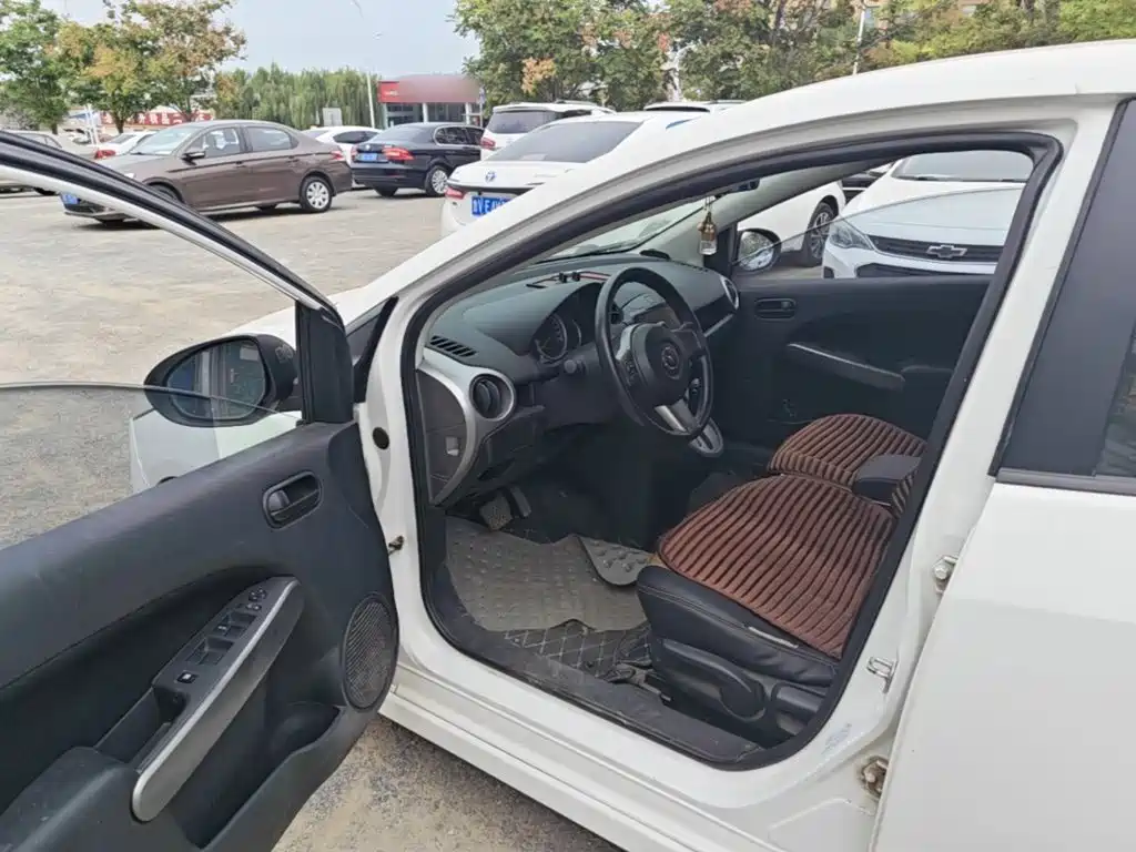 Mazda 2 — миниатюра 16