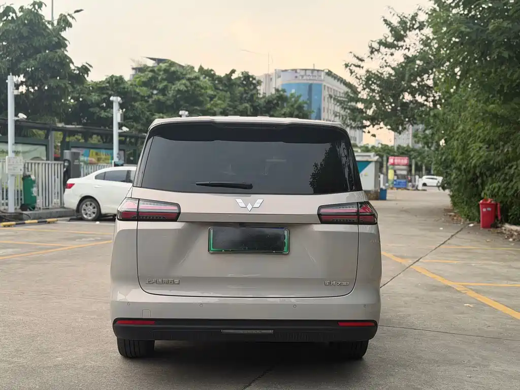 Wuling Xingguang 730 New Energy — миниатюра 5