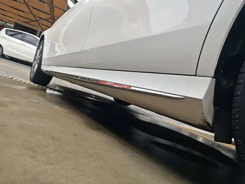 Mercedes-Benz E-Class — миниатюра 22