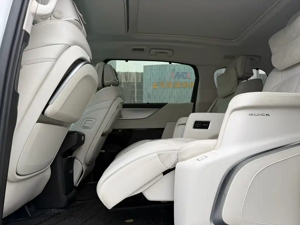 Buick GL8 Hybrid — миниатюра 6