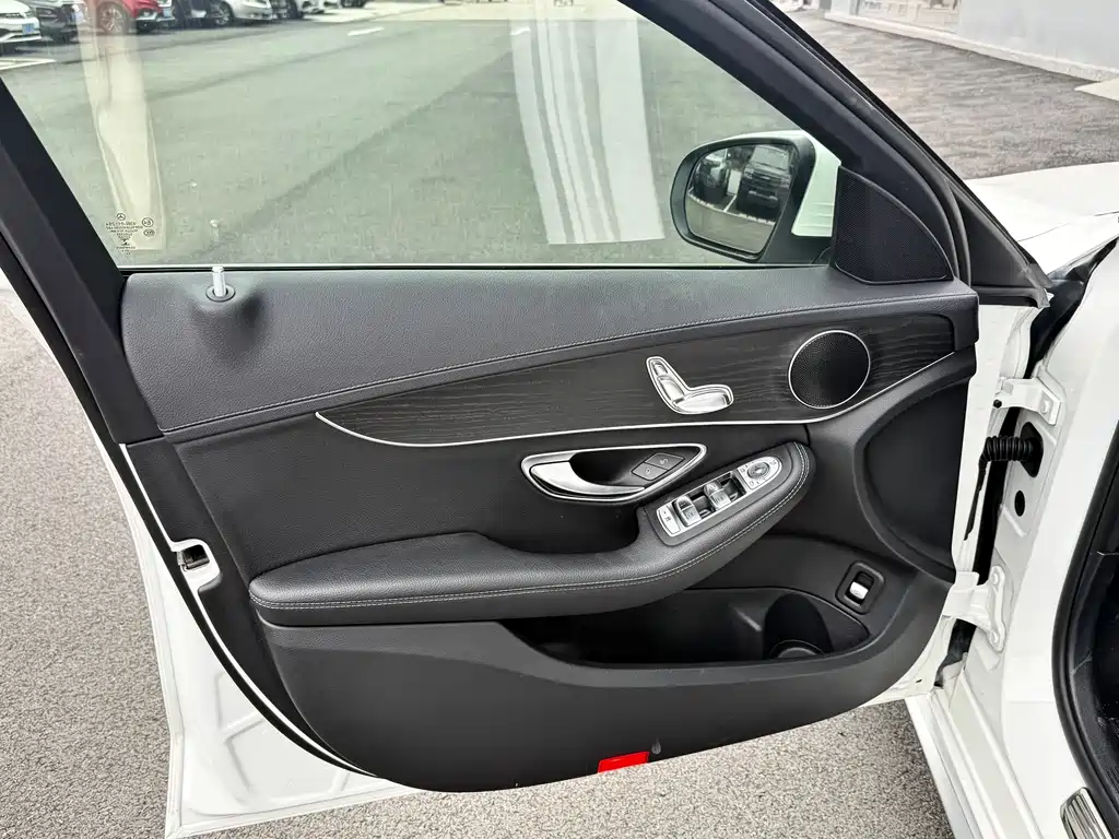 Mercedes-Benz C-Class - фото 5