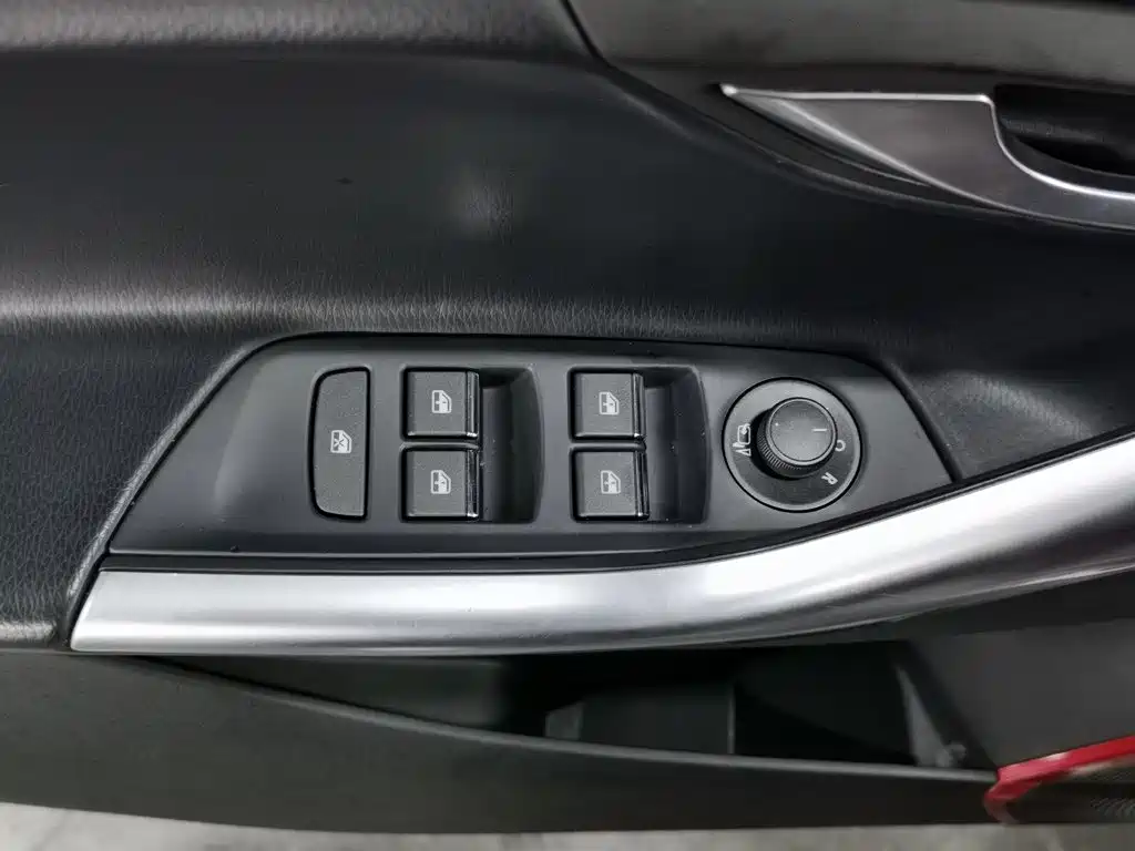 Soueast DX7 2017 1.5T AT Luxury