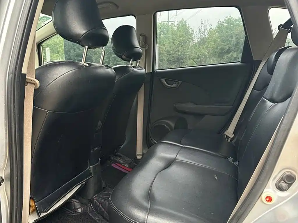 Honda Fit — миниатюра 7