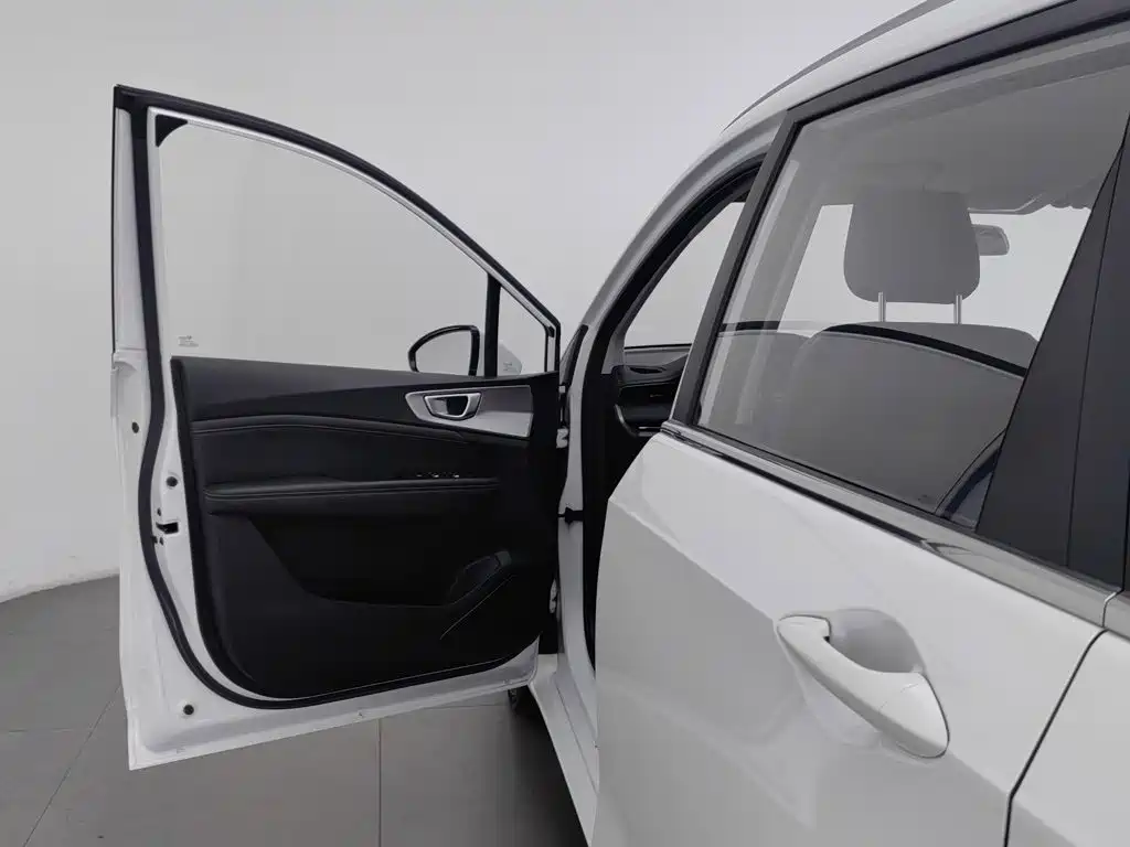 Wuling Jiachen — миниатюра 8