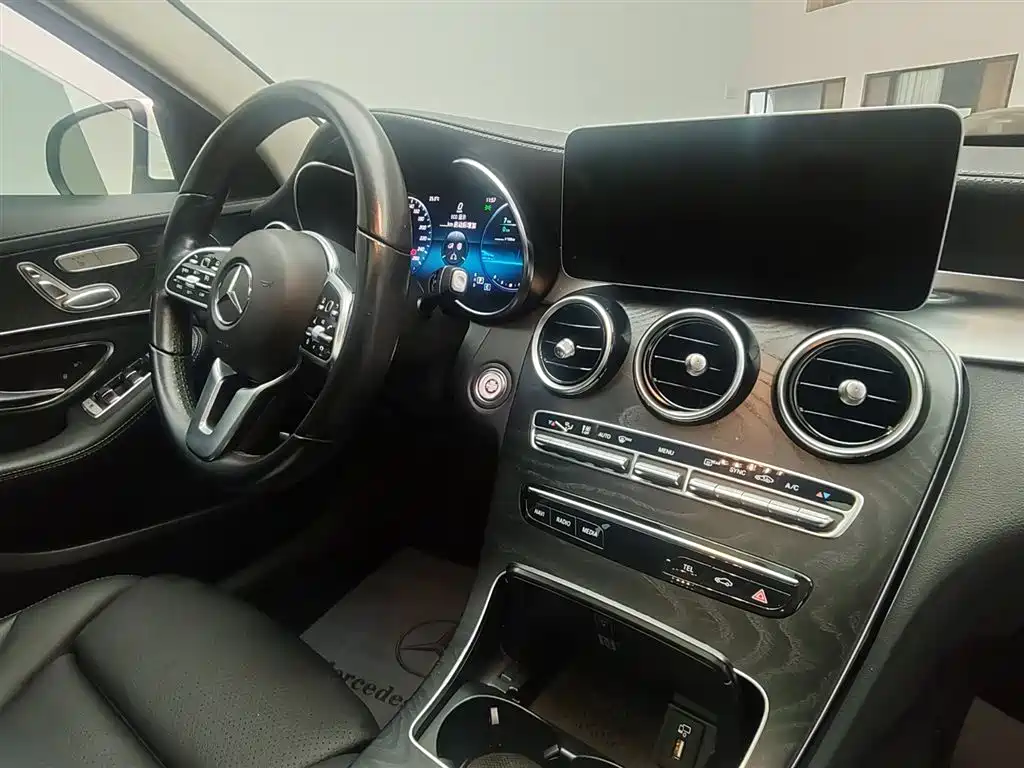 Mercedes-Benz C-Class — миниатюра 5