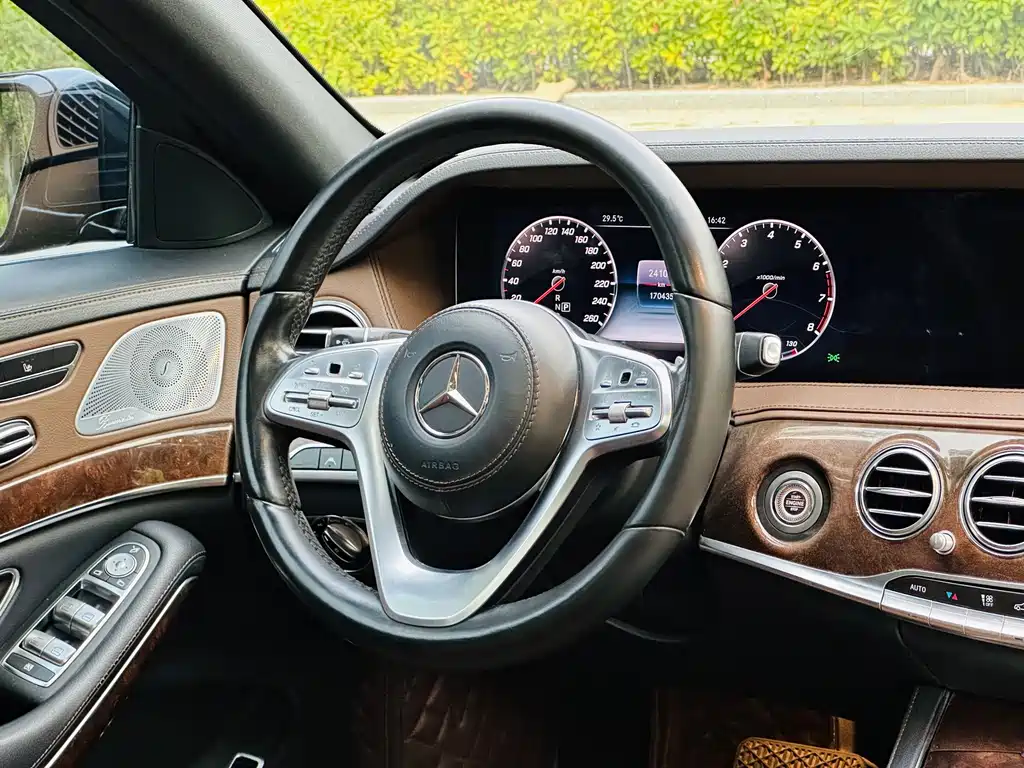 Mercedes-Benz S-Class — миниатюра 12