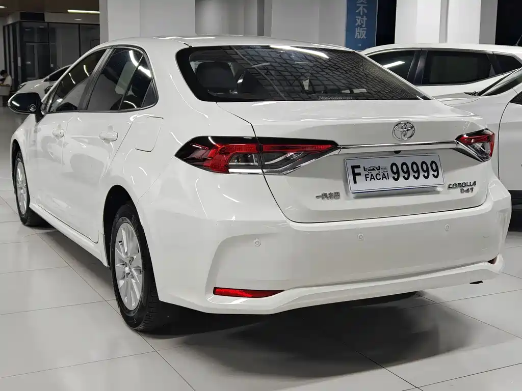 Toyota Corolla — миниатюра 4
