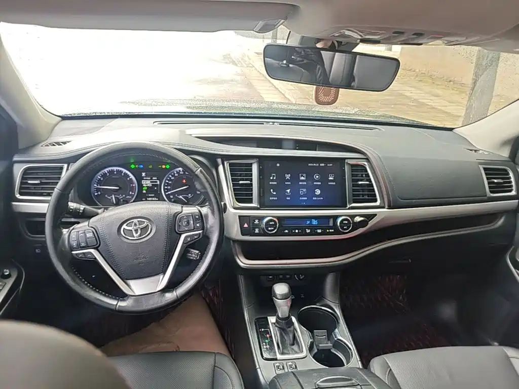 Toyota Highlander — миниатюра 10