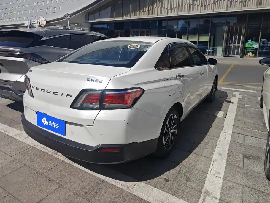 Venucia D60 — миниатюра 3