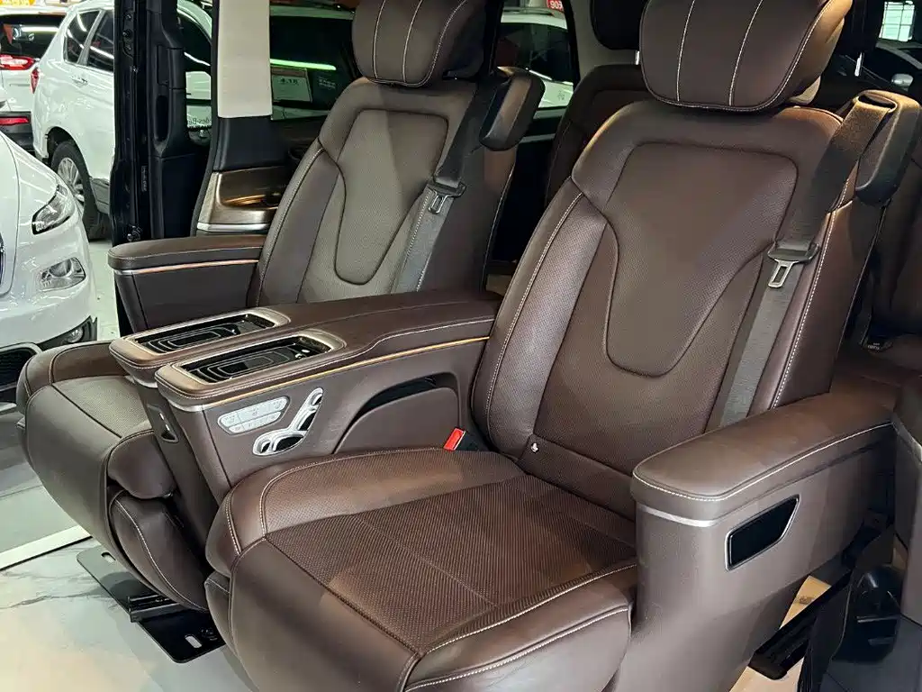 Mercedes-Benz V-Class — миниатюра 14