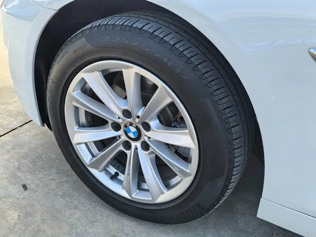 BMW 5 Series — миниатюра 8