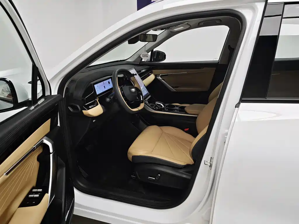 Geely Boyue L — миниатюра 13