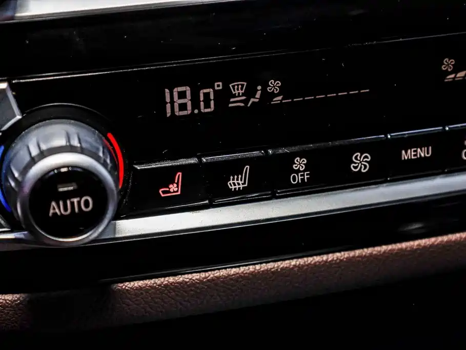 BMW 5 Series — миниатюра 21