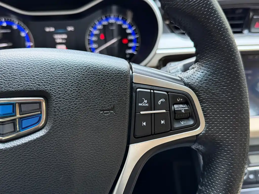 Geely Emgrand — миниатюра 15