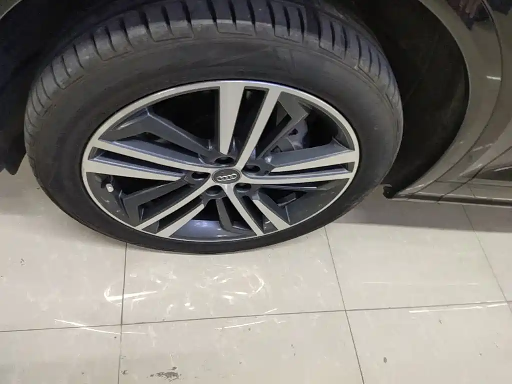 Audi Q5L — миниатюра 23