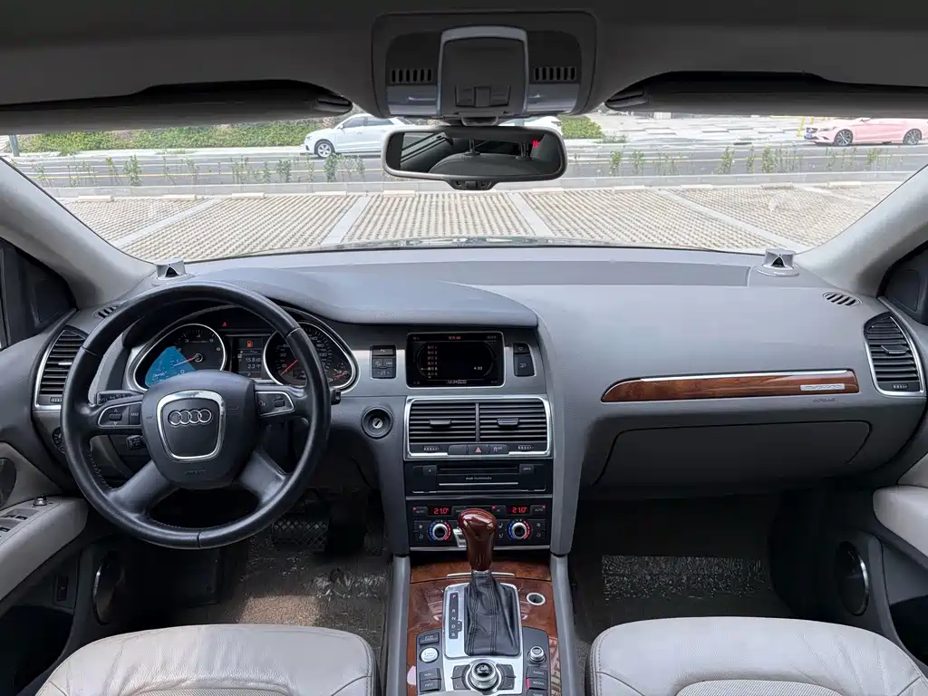 Audi Q7 — миниатюра 27