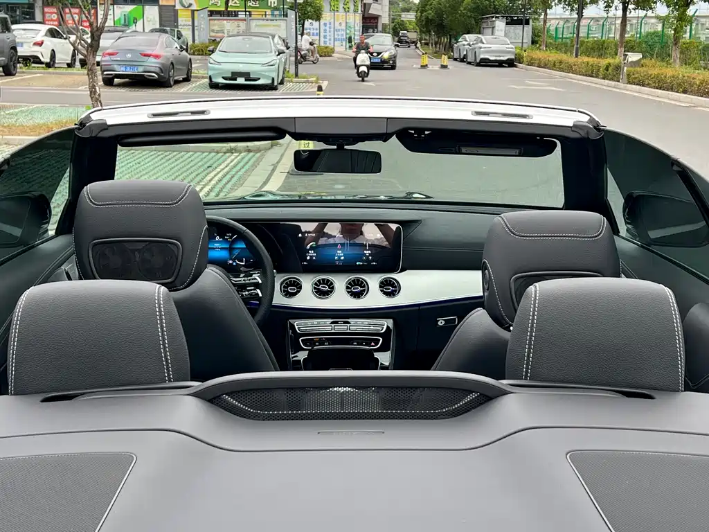 MERCEDES-BENZ E CLASS