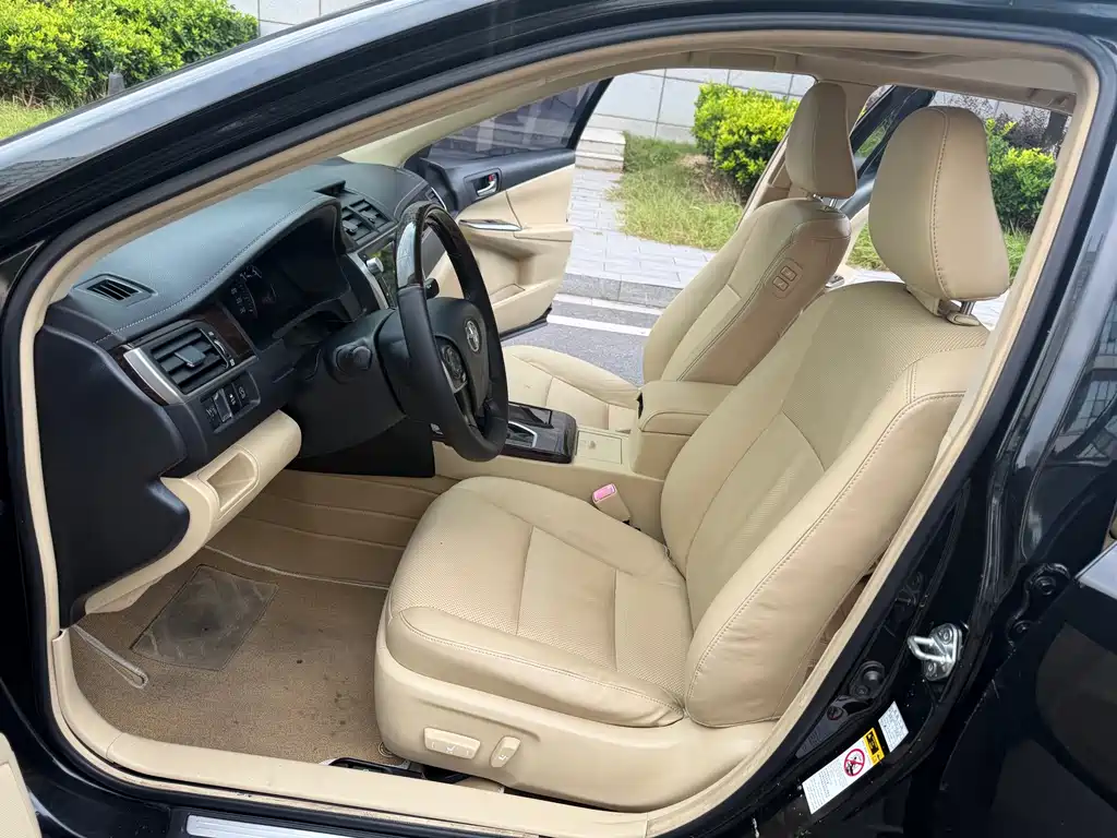 Toyota Camry — миниатюра 8