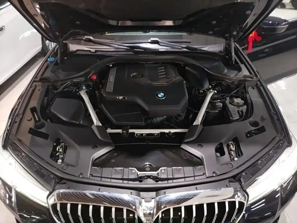 BMW 5 Series — миниатюра 20