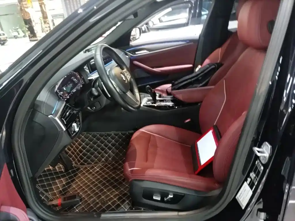 BMW 5 Series — миниатюра 15