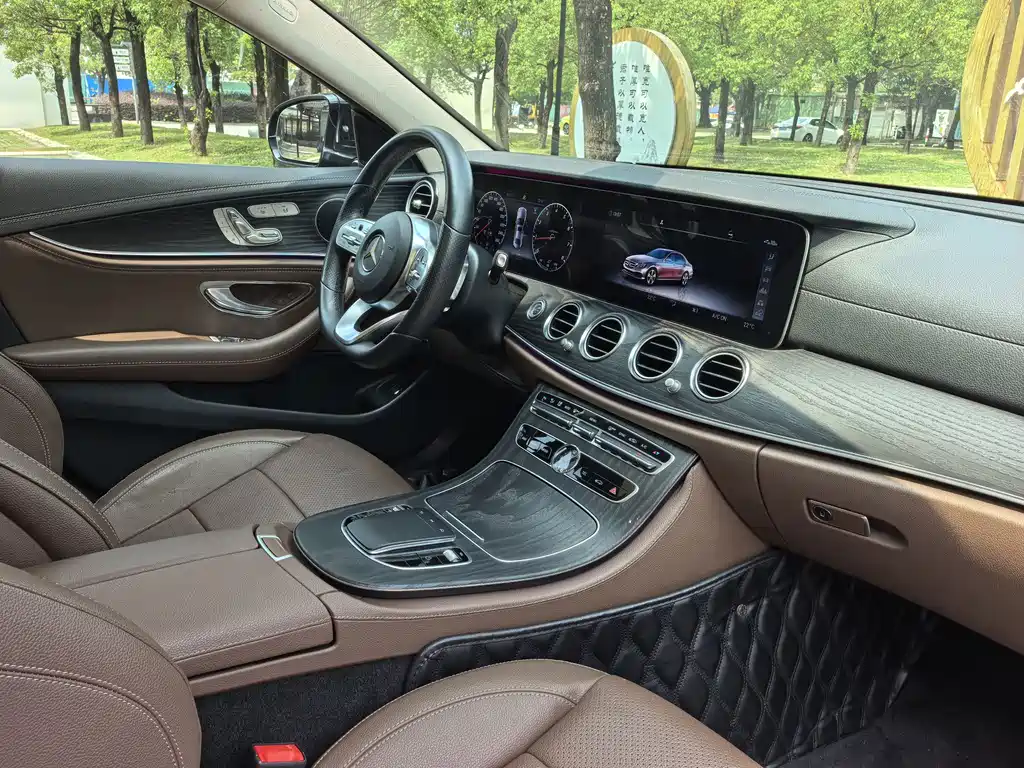 Mercedes-Benz E-Class — миниатюра 10
