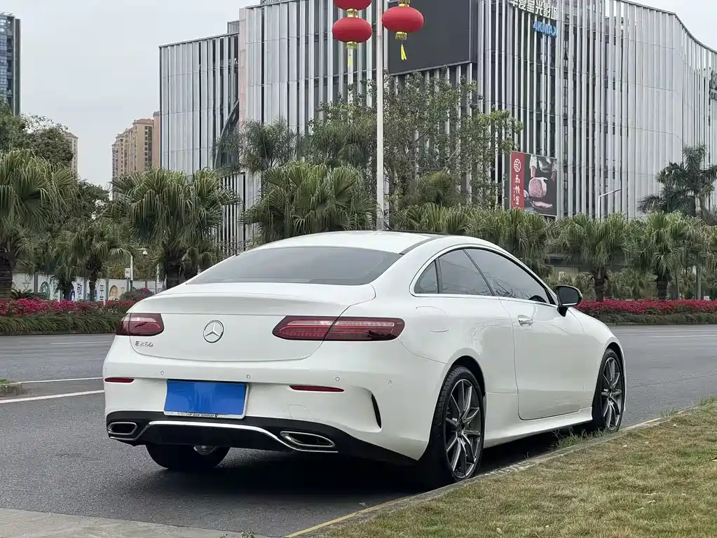 MERCEDES-BENZ E CLASS