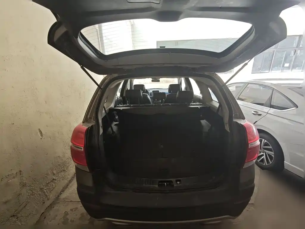 Chevrolet Captiva — миниатюра 10