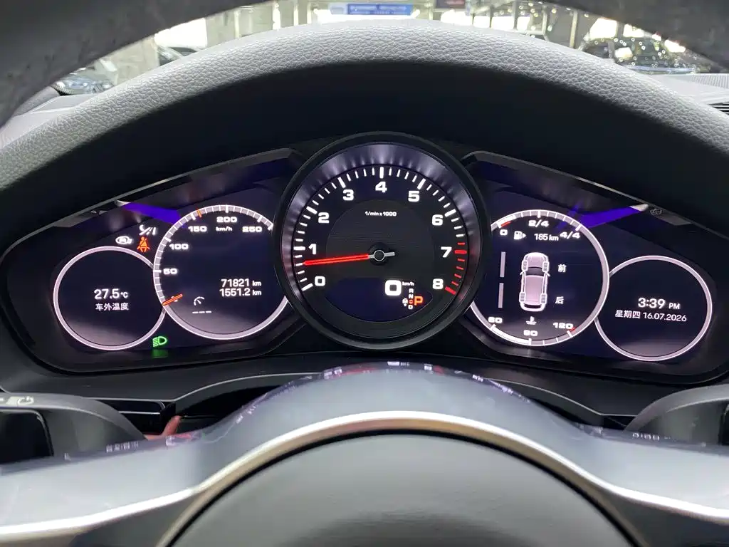 Porsche Cayenne — миниатюра 15