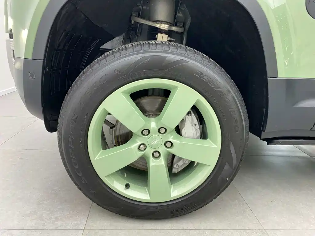 Land Rover Defender — миниатюра 7