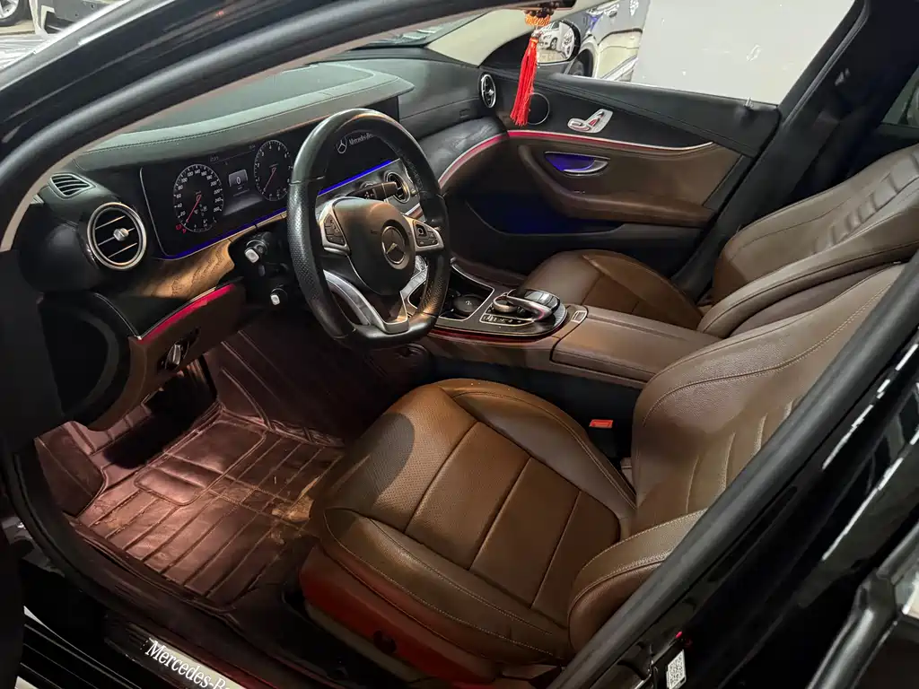 Mercedes-Benz E-Class — миниатюра 7