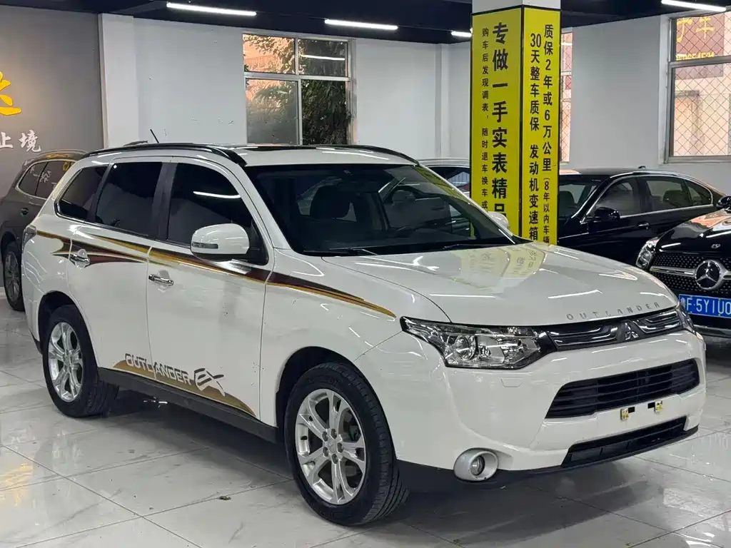 Mitsubishi Outlander (Import) — миниатюра 3