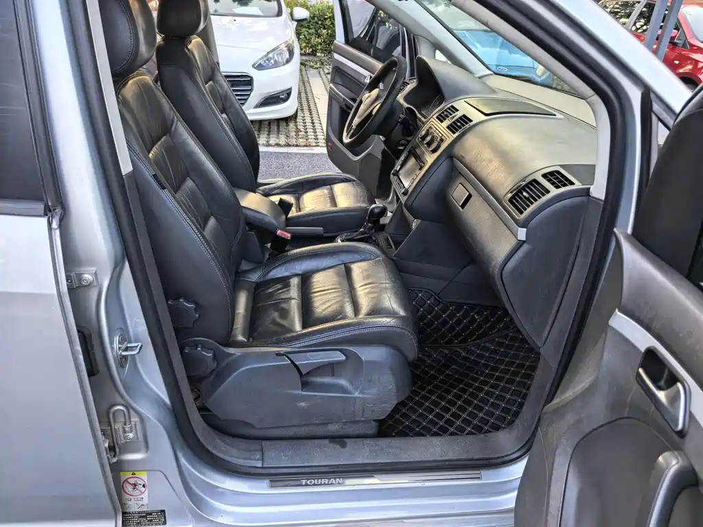 Volkswagen Touran — миниатюра 9