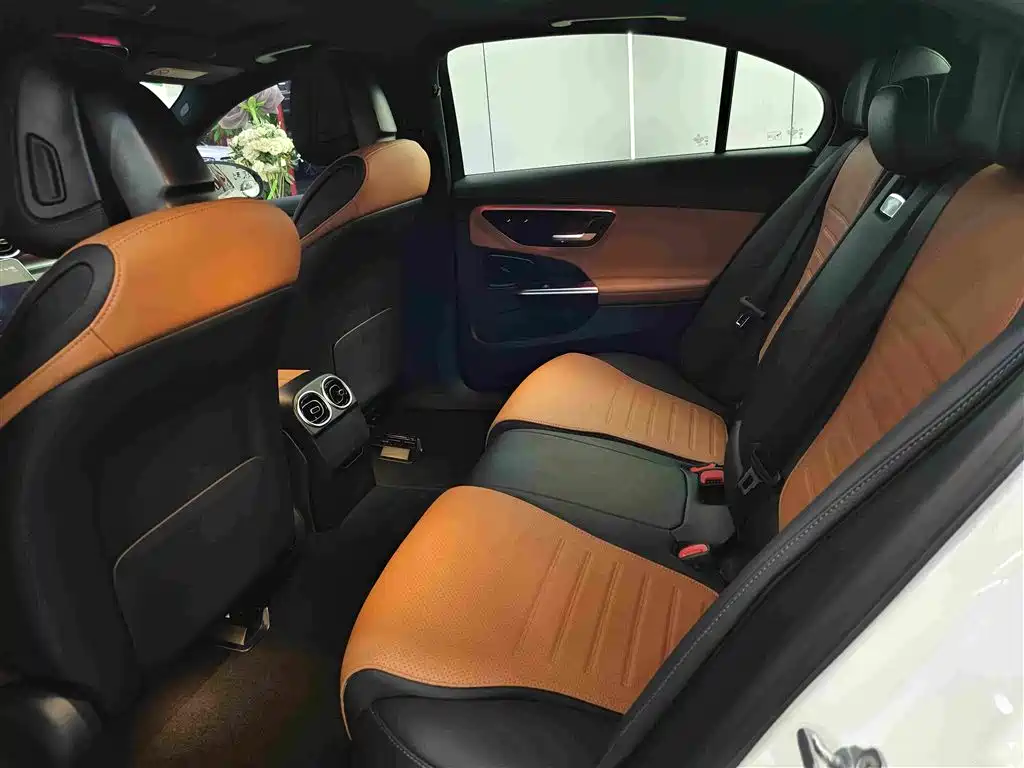 Mercedes-Benz C-Class — миниатюра 10