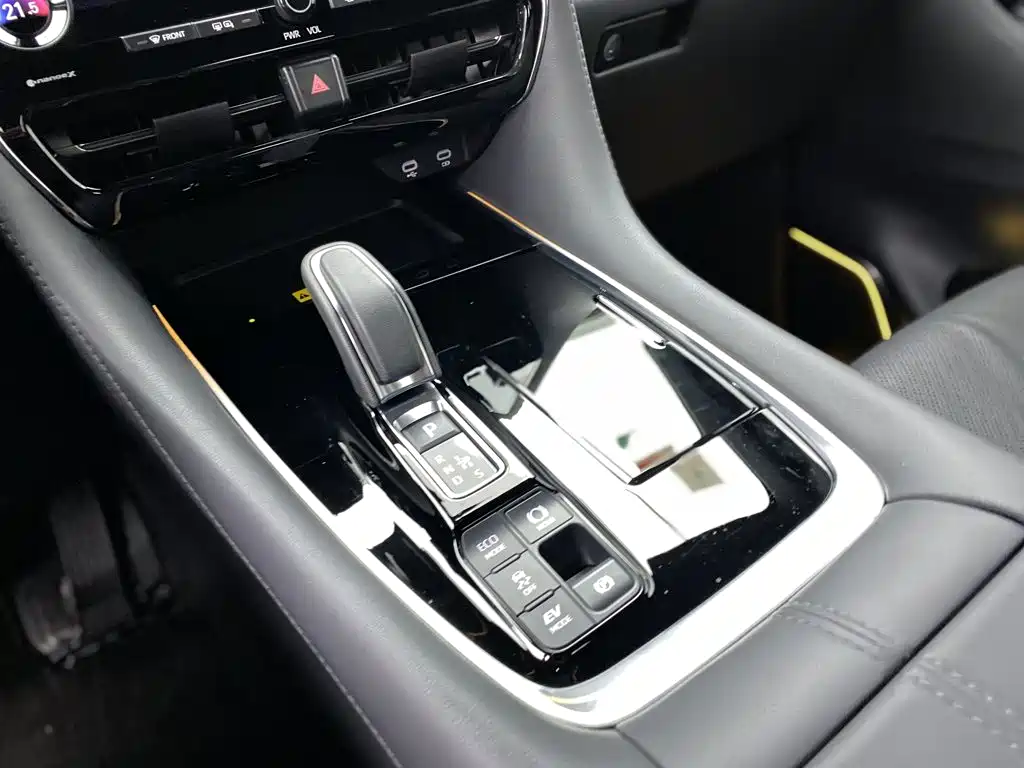 Toyota Vellfire — миниатюра 23