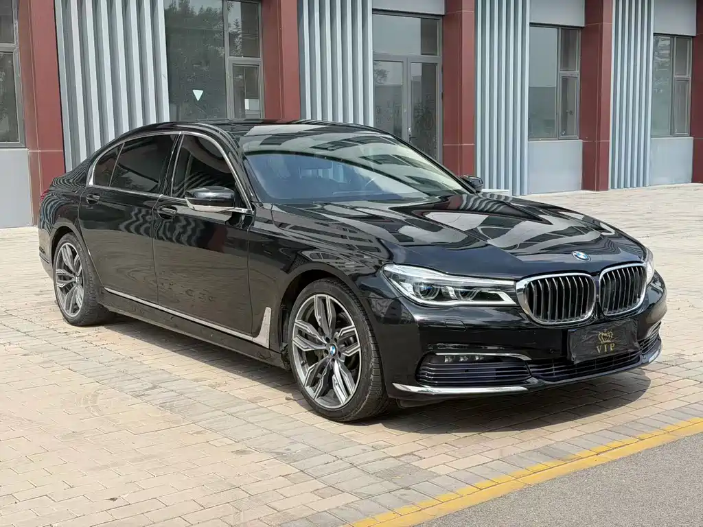 BMW 7 Series — миниатюра 2
