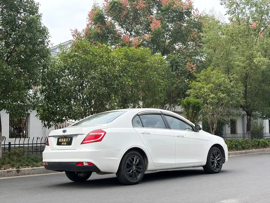 Geely Emgrand — миниатюра 9