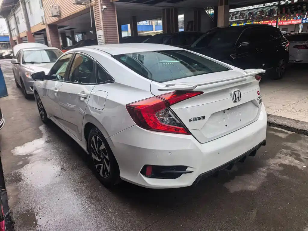 Honda Civic 2016 220TURBO CVT Luxury