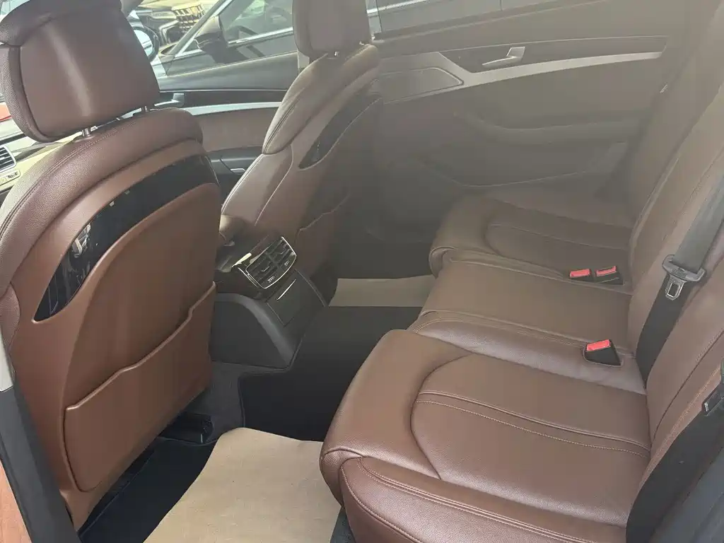 Audi A8 — миниатюра 9