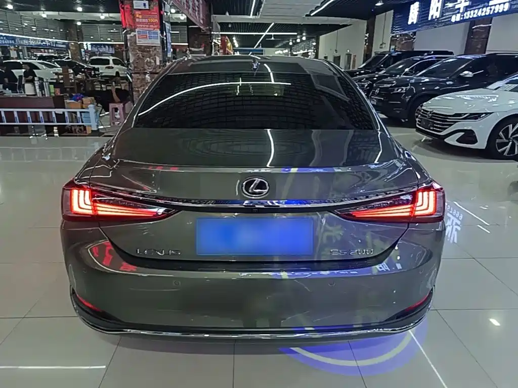Lexus ES — миниатюра 6