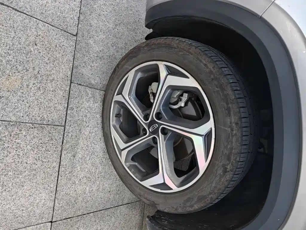 Geely Xingyue L — миниатюра 23