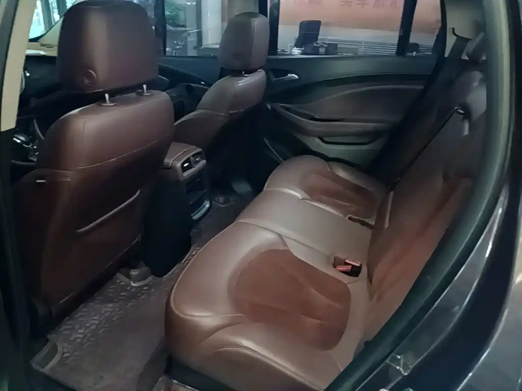 Buick Envision Plus — миниатюра 17