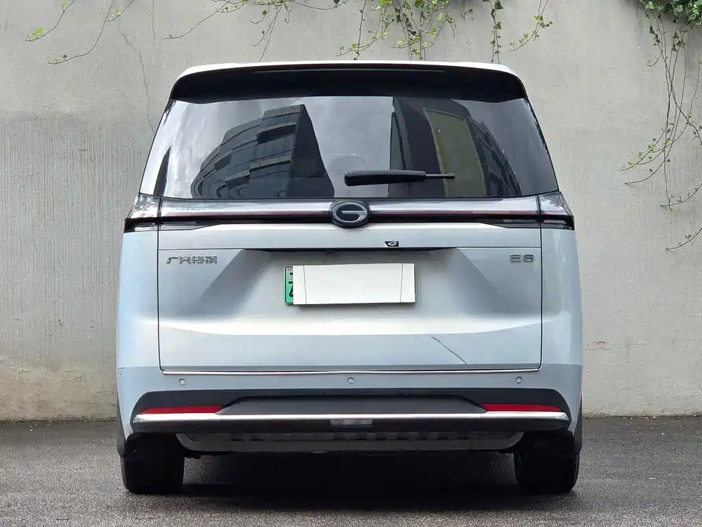 GAC Motor 传祺E8 PHEV — миниатюра 5