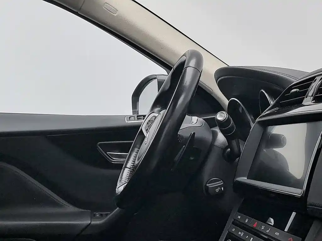 Jaguar F-PACE — миниатюра 22