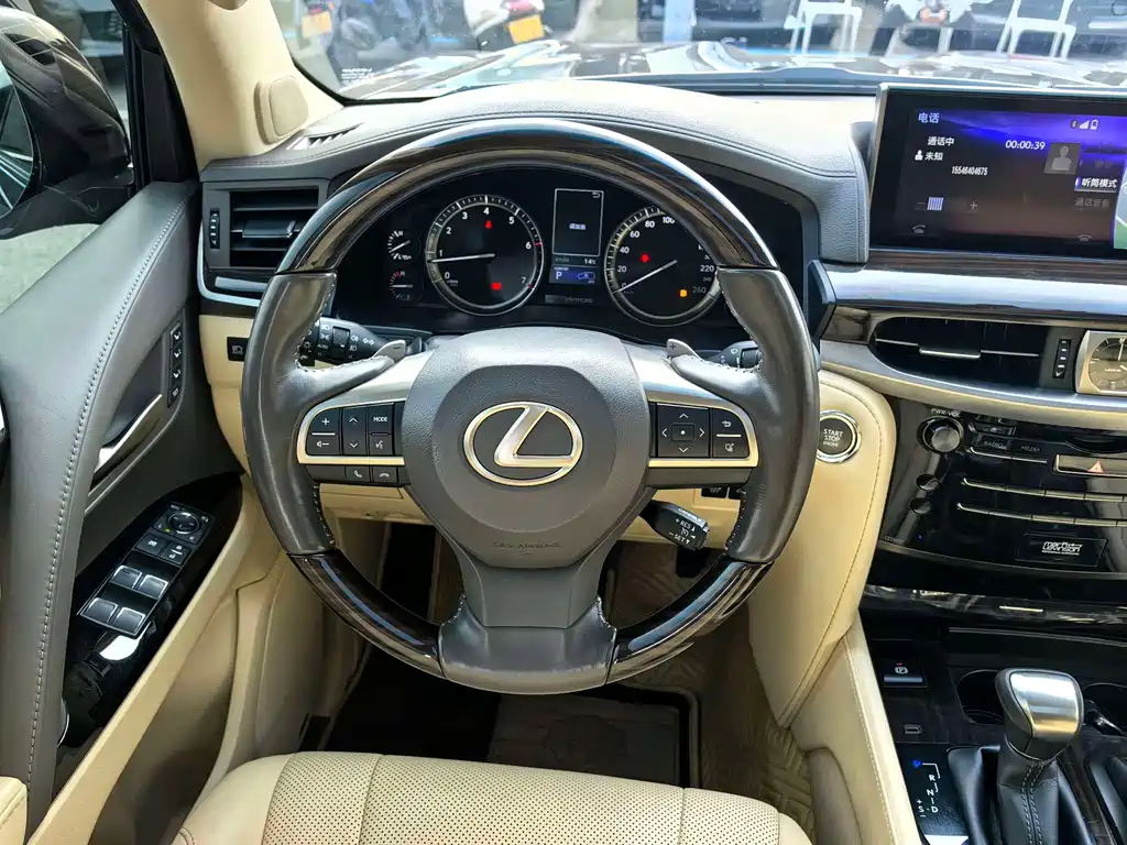 LEXUS LX