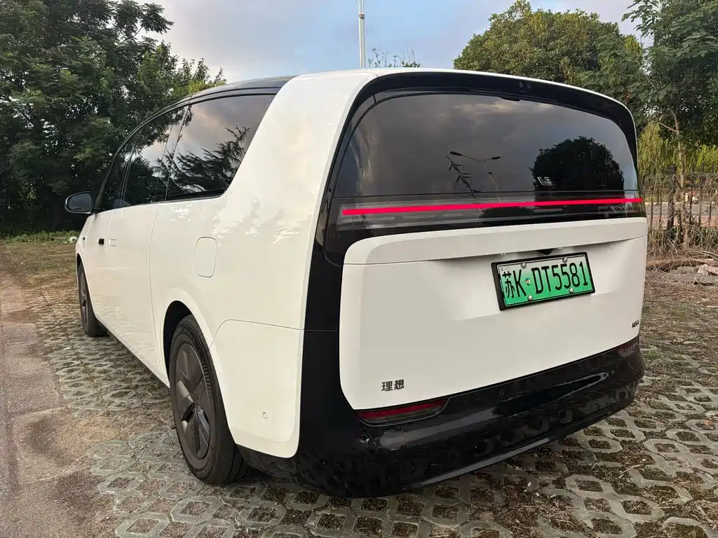 Li Auto Li MEGA — миниатюра 4