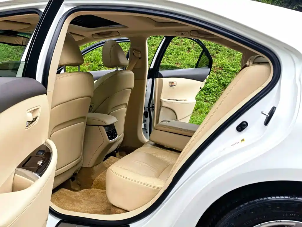 Lexus ES — миниатюра 10