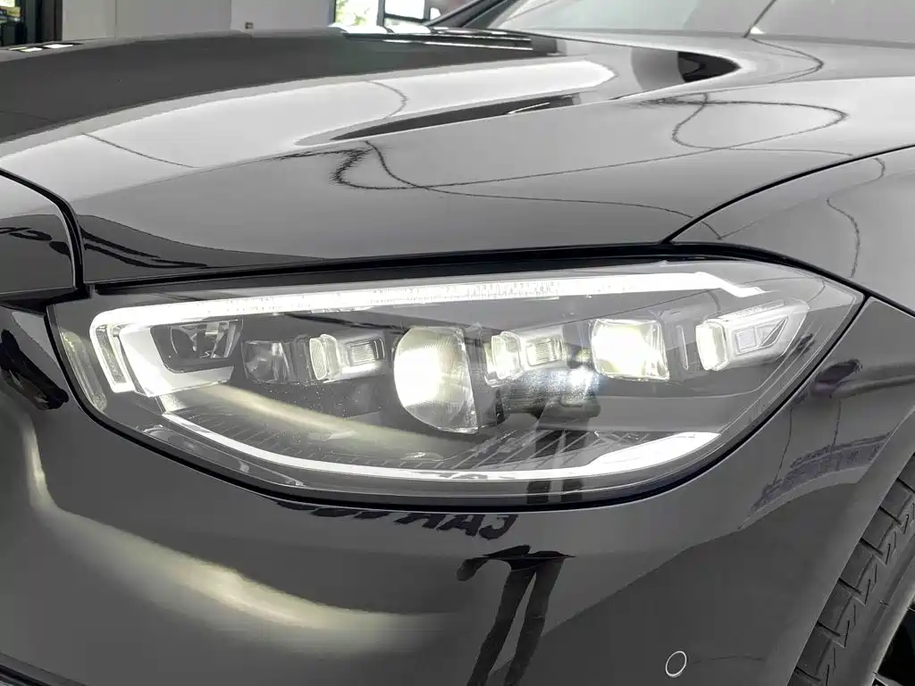 Mercedes-Benz S-Class — миниатюра 6