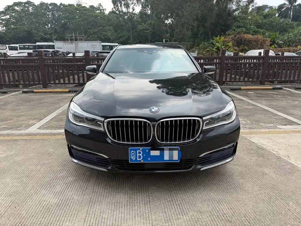 BMW 7 Series — миниатюра 3
