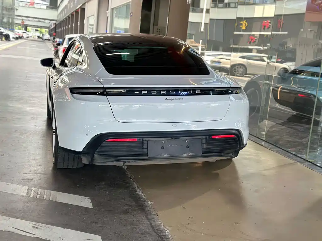 Porsche Taycan — миниатюра 11