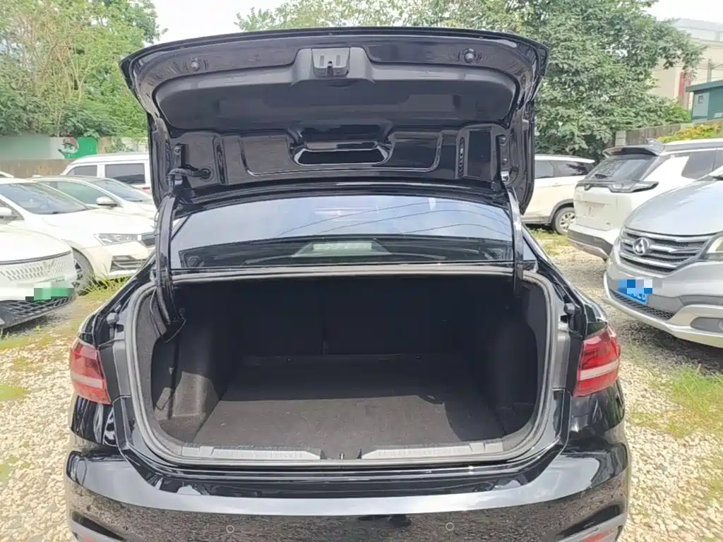 Volkswagen Lavida — миниатюра 19